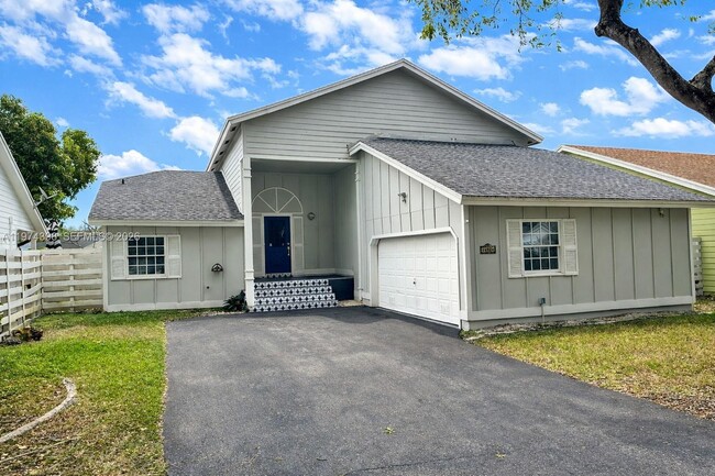 14024 SW 148th Ln in Miami, FL - Building Photo - Building Photo