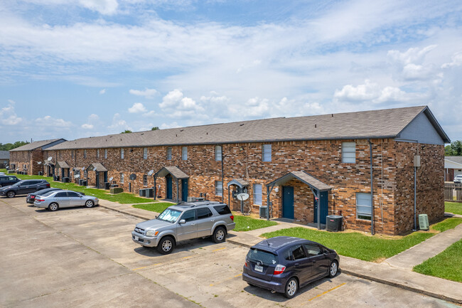 Axis Manor Apartments in Groves, TX - Building Photo - Building Photo