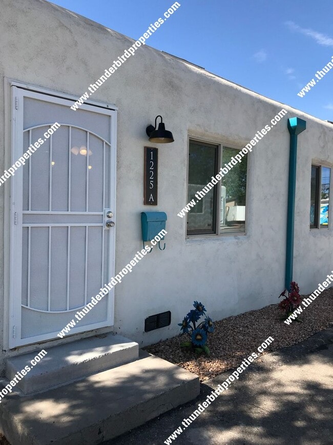 property at 1225 San Mateo Blvd SE