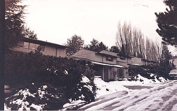 6611 SW Canyon Ln in Portland, OR - Foto de edificio