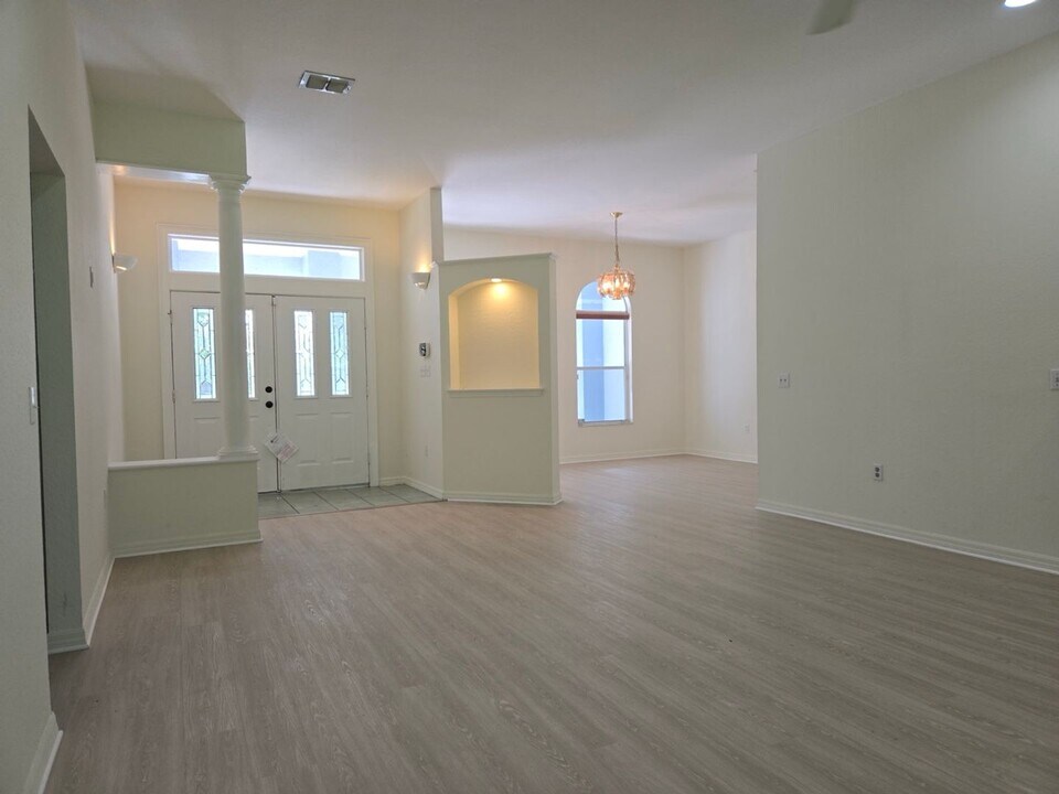 4508 W H Jordan Rd in Plant City, FL - Building Photo