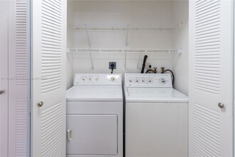 9173 NW 120th Terrace in Hialeah Gardens, FL - Building Photo - Building Photo