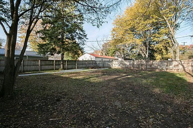 2209 Miami Dr in Iowa City, IA - Foto de edificio - Building Photo