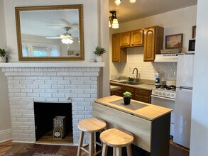 1364 Teall Ave, Unit 4 in Syracuse, NY - Foto de edificio - Building Photo