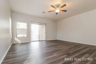 17136 W Desert Ln in Surprise, AZ - Foto de edificio - Building Photo