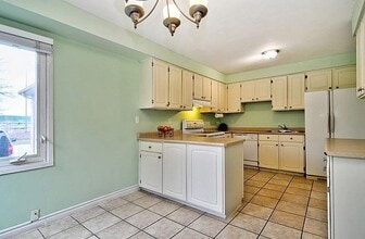 174 Wright Crescent in Ajax, ON - Building Photo - Building Photo