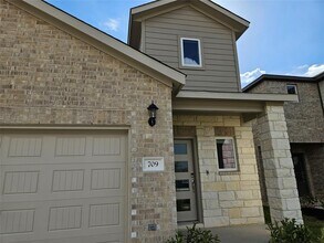 709 Unakite Trl in Liberty Hill, TX - Building Photo - Building Photo