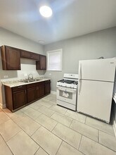 1852 W 58th St in Chicago, IL - Building Photo - Building Photo
