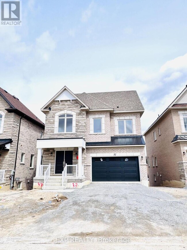 32 Mapleton St in Richmond Hill, ON - Building Photo - Building Photo
