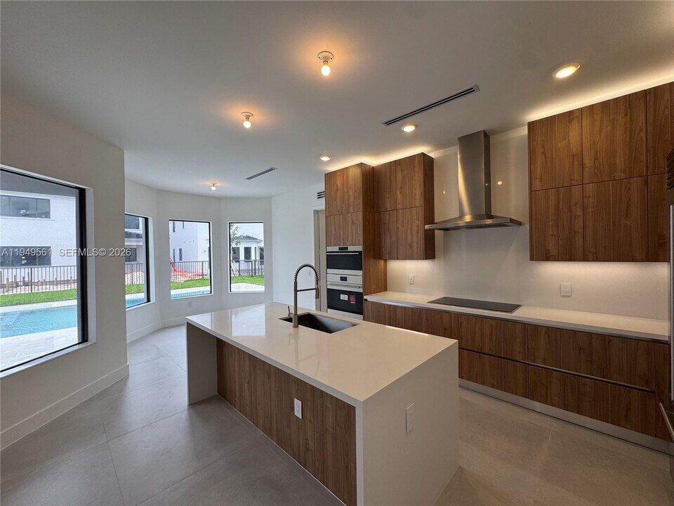 19749 NE 16th Pl in Miami, FL - Building Photo