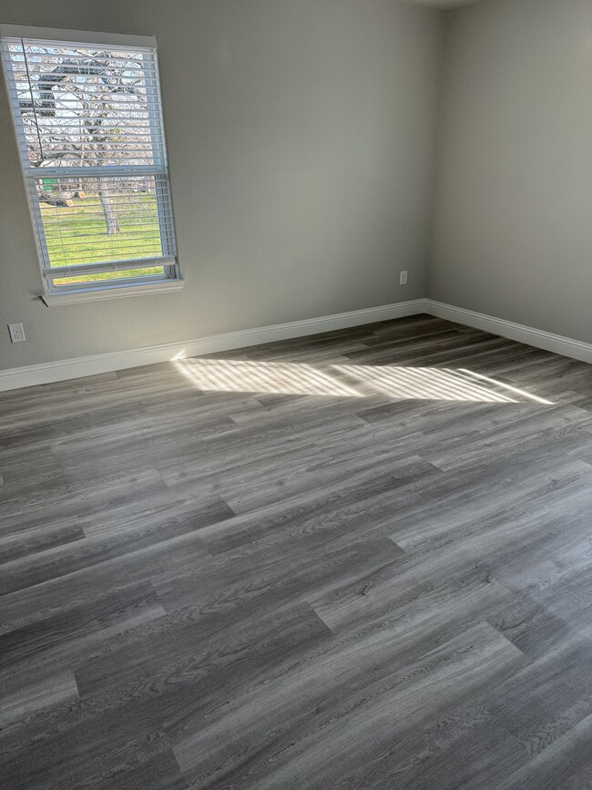 5905 S Hampshire Blvd in Fort Worth, TX - Building Photo - Building Photo