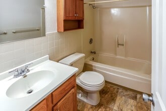 Armor Heights in Orchard Park, NY - Foto de edificio - Building Photo