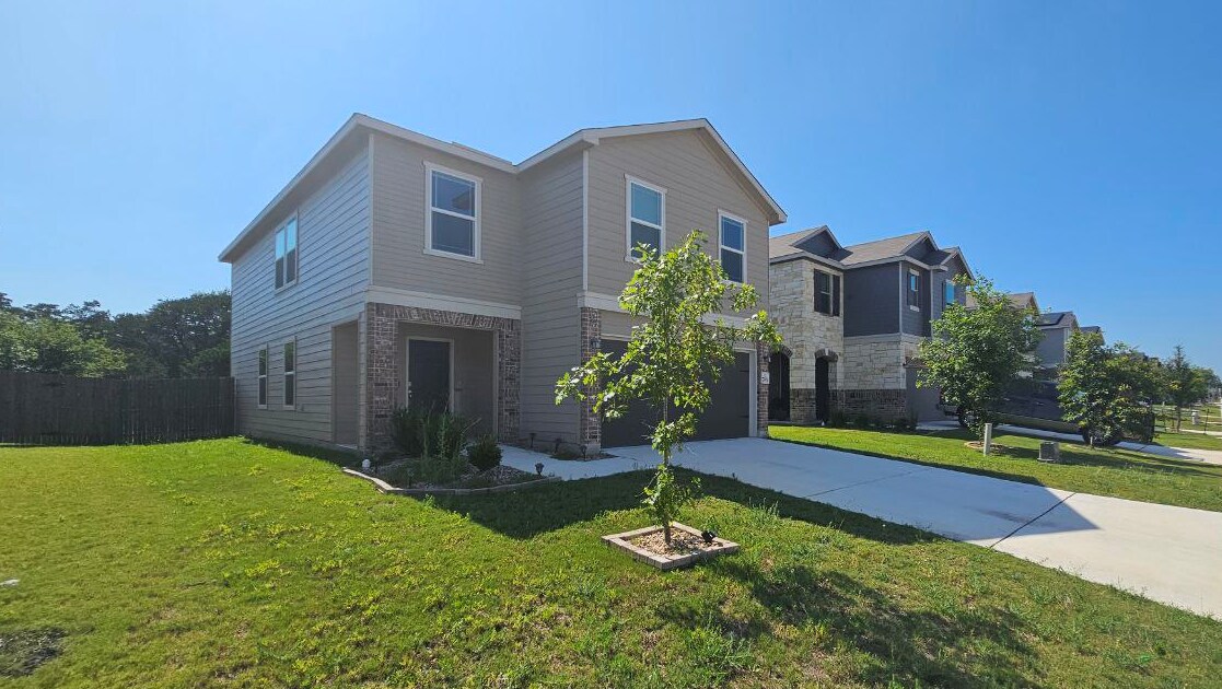 279512 Broussard in San Antonio, TX - Building Photo