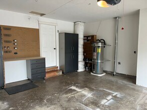 751 Laksonen Loop in Springfield, OR - Foto de edificio - Building Photo