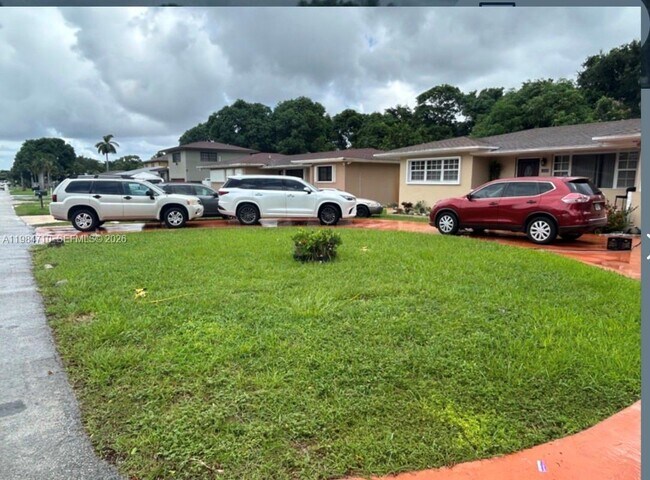 14365 NW 15th Dr in Miami, FL - Building Photo - Building Photo