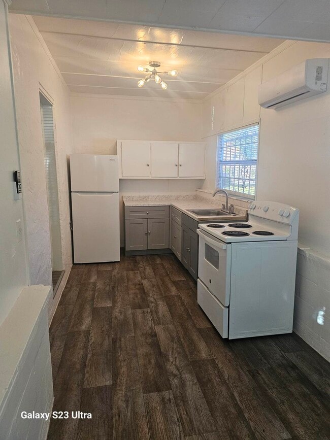 501 Avenue L NE, Unit #501A