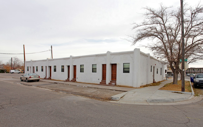 1023 Central Ave NW in Albuquerque, NM - Building Photo - Building Photo