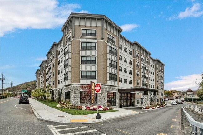 property at 92 Blauvelt Wy