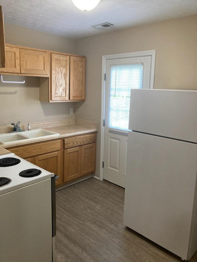 327 Hogan Cir, Unit D in Rossville, GA - Foto de edificio - Building Photo