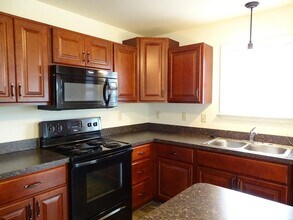 336 Meadow View Dr in Myerstown, PA - Foto de edificio - Building Photo