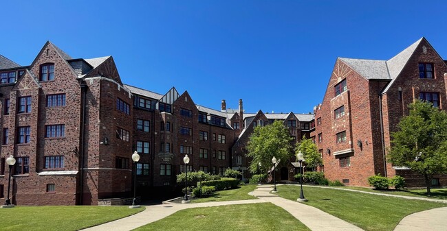 Palmer Park Square in Detroit, MI - Foto de edificio - Building Photo