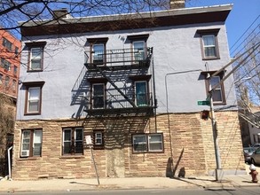 97 Webster Ave in Jersey City, NJ - Building Photo - Building Photo