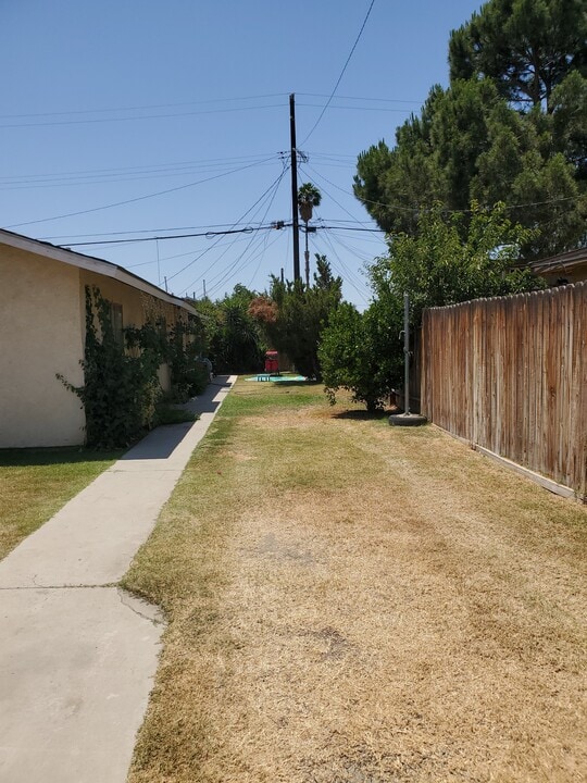 514 Bates Ave, Unit A in Bakersfield, CA - Building Photo