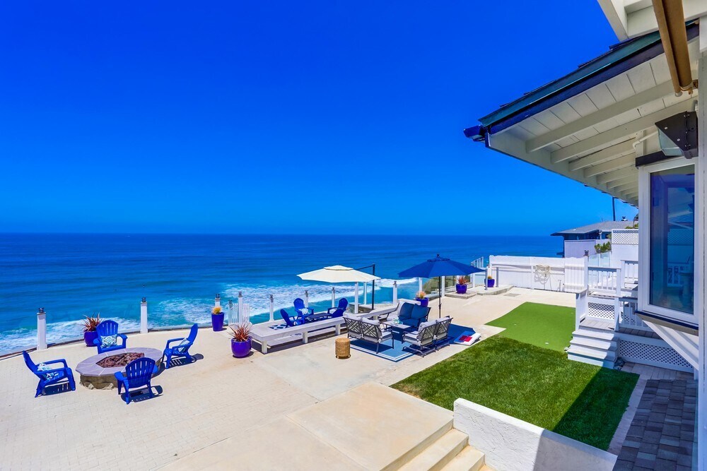 1470 Neptune Ave in Encinitas, CA - Building Photo