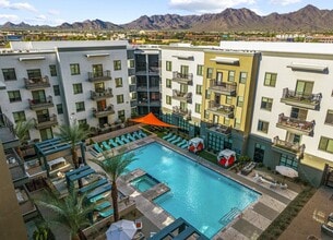 The Aston North Scottsdale in Scottsdale, AZ - Foto de edificio - Building Photo