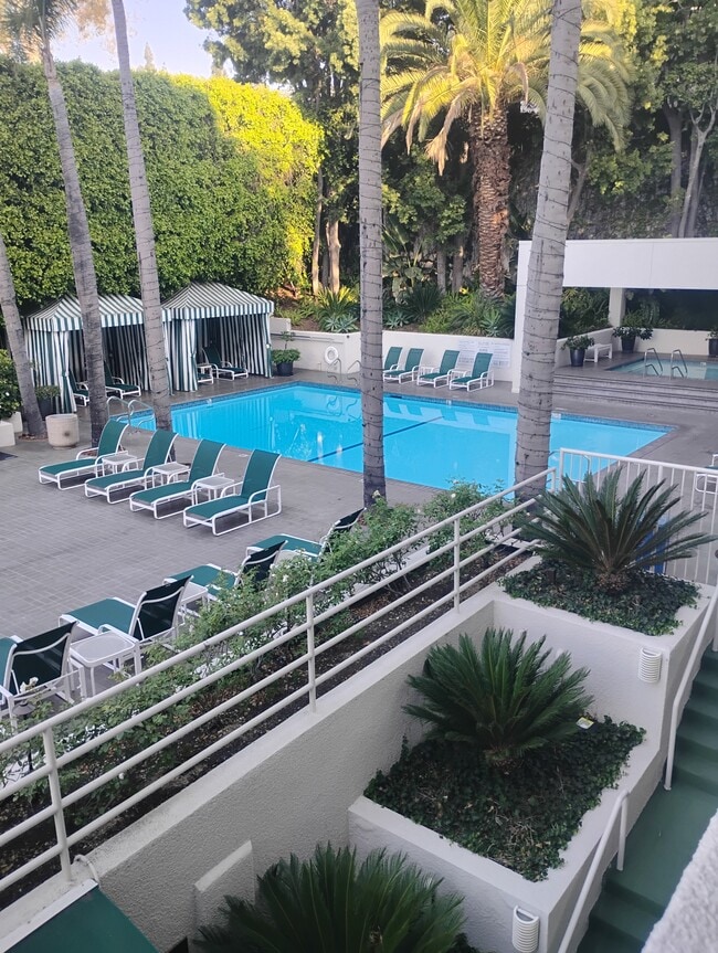 property at 1131 Alta Loma Rd