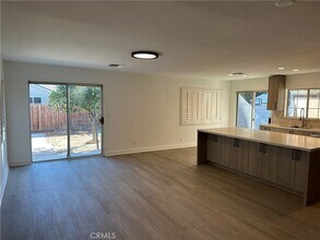 14222 Hart St in Los Angeles, CA - Building Photo - Building Photo