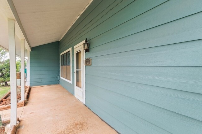 property at 2721 Indian Creek Blvd