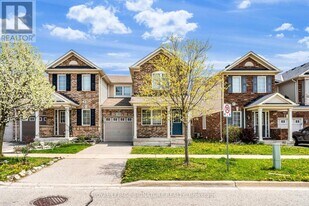 74 Michigan Ave in Cambridge, ON - Building Photo