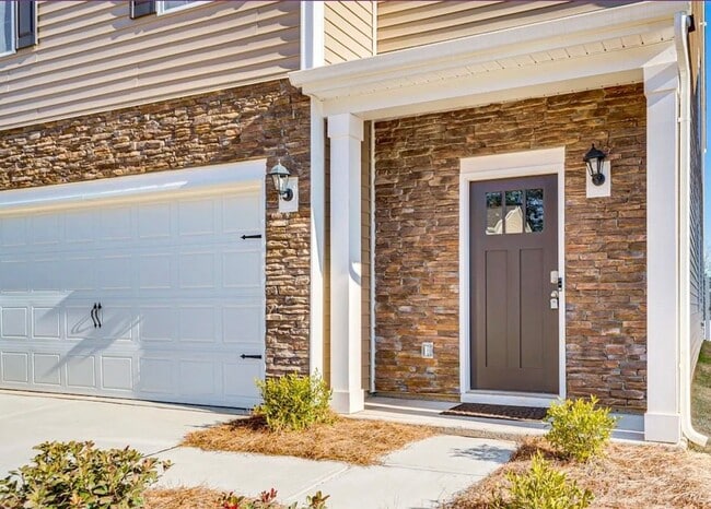 1281 37th Ave Lane NE in Hickory, NC - Building Photo - Building Photo