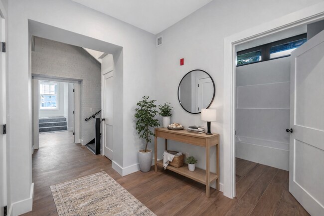 241 W 6th St in Lowell, MA - Foto de edificio - Building Photo