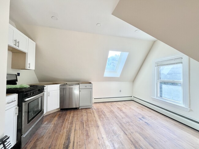 49 Forbes St, Unit 3 in Boston, MA - Building Photo - Building Photo