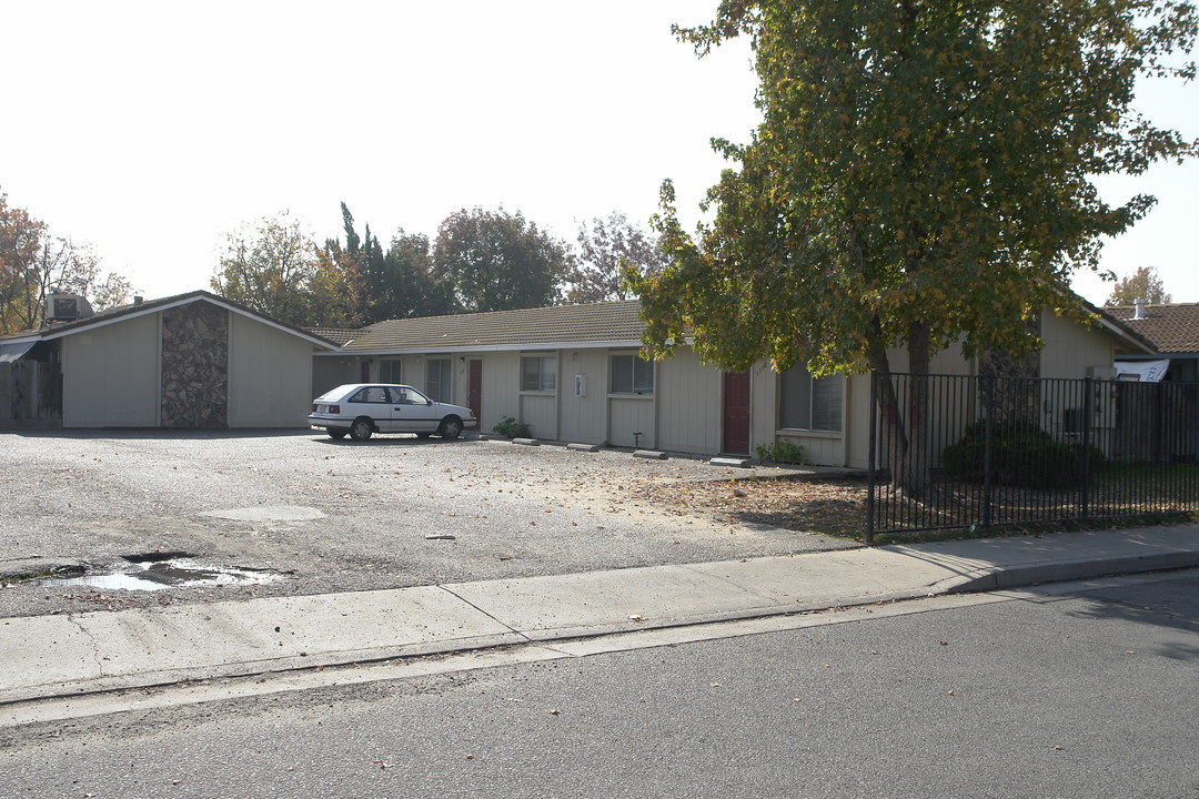 1130-1136 Kelso St in Atwater, CA - Building Photo