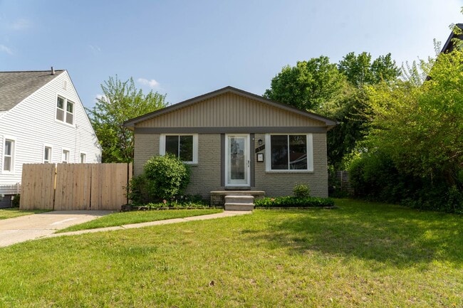 1517 Pearson St in Ferndale, MI - Building Photo - Building Photo