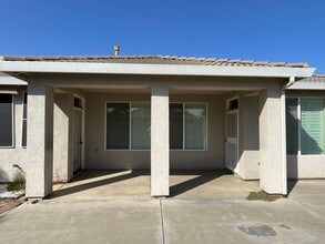 2933 W Harold Ct in Visalia, CA - Building Photo - Building Photo