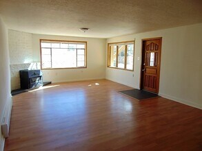 705 Columbia St, Unit 705 Columbia Street - Main House in Santa Fe, NM - Building Photo - Building Photo