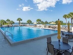 5915 Sea Ranch Dr, Unit 314 in Hudson, FL - Building Photo - Building Photo