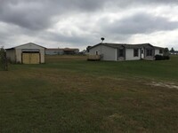 8330 Rodeo Dr in Terrell, TX - Foto de edificio - Building Photo