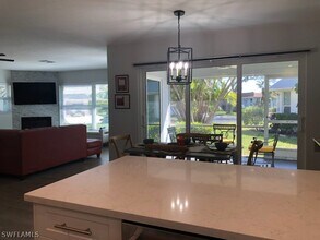 235 Lanchester Ct in Naples, FL - Building Photo - Building Photo