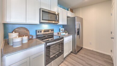 6034 Lily Gdn St in North Las Vegas, NV - Building Photo - Building Photo