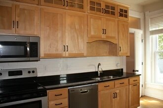 612 N Walnut St in Bloomington, IN - Building Photo - Building Photo