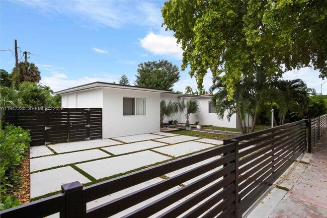 property at 1581 Normandy Dr