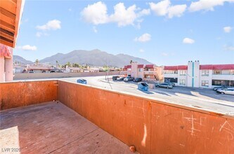 6982 Hopkins Dr in Las Vegas, NV - Building Photo - Building Photo