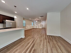 1950 Weeping Cypress Dr in Charleston, SC - Building Photo - Building Photo