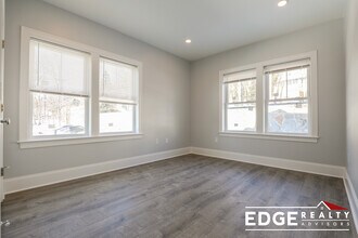 128 Kenrick St, Unit 1 in Boston, MA - Building Photo - Building Photo