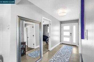 1349 Eastshore Dr in Alameda, CA - Building Photo - Building Photo